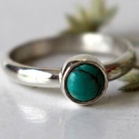 Myosotis, half round wire ring in sterling silver and turquoise