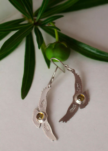 Ode to the sun, bird earrings in sterling silver and yellow zircon