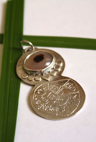 Phaistos, phaistos disc engraved pendant in sterling silver and dendritic agate