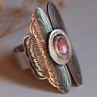 Psyche, butterfly ring in sterling silver and pink corundum