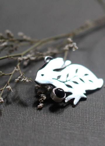 Rabbit totem, bunny pendant in sterling silver and onyx