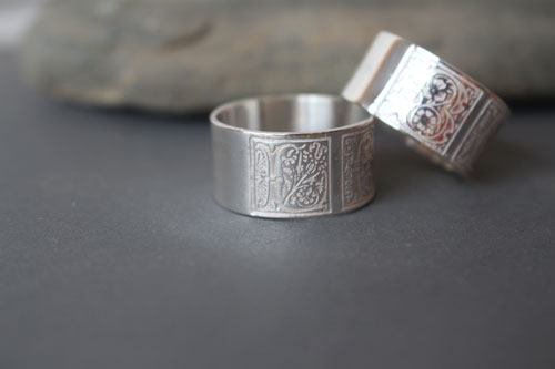 Sincere commitment, Medieval illumination wedding rings in sterling silver