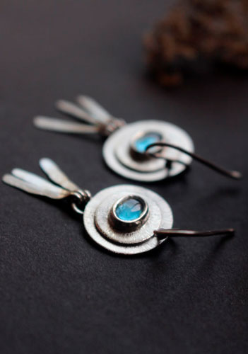 The blue of the sky, happiness earrings in sterling silver and spinel