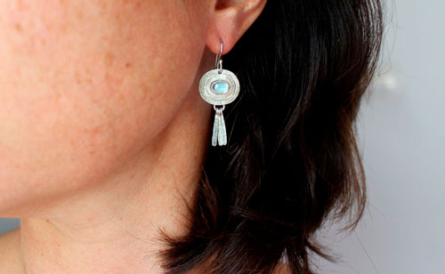 The blue of the sky, happiness earrings in sterling silver and spinel