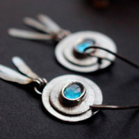 The blue of the sky, happiness earrings in sterling silver and spinel