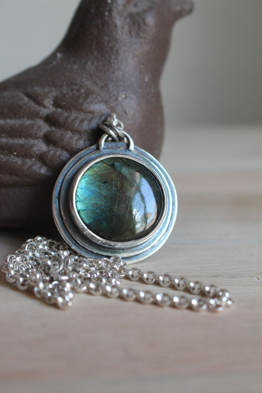 The eye of nature, druidic necklace in sterling silver and labradorite