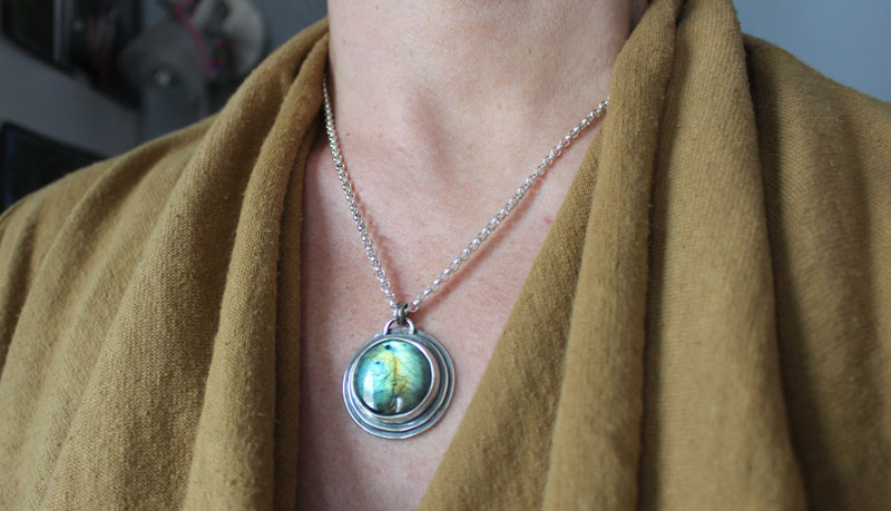 The eye of nature, druidic necklace in sterling silver and labradorite