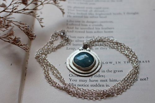 The eye of the sea, marine life necklace in sterling silver and aquamarine