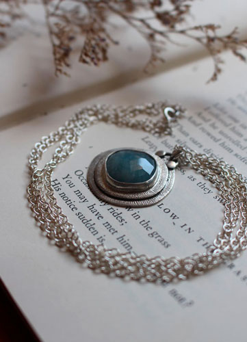 The eye of the sea, marine life necklace in sterling silver and aquamarine