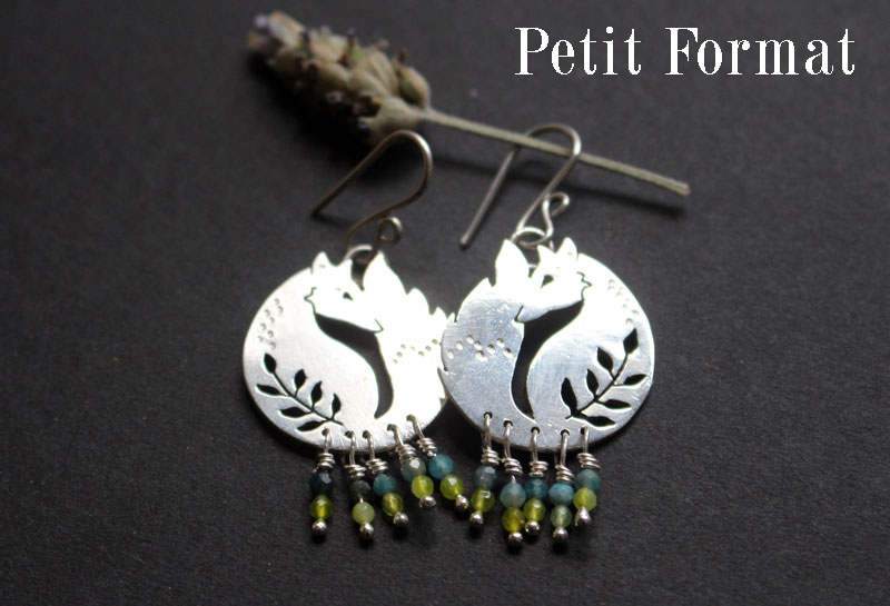 The small fox of the wheat, fox and leaves earrings in sterling silver, blue and green agate