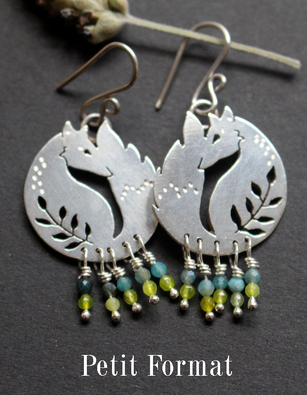 The small fox of the wheat, fox and leaves earrings in sterling silver, blue and green agate