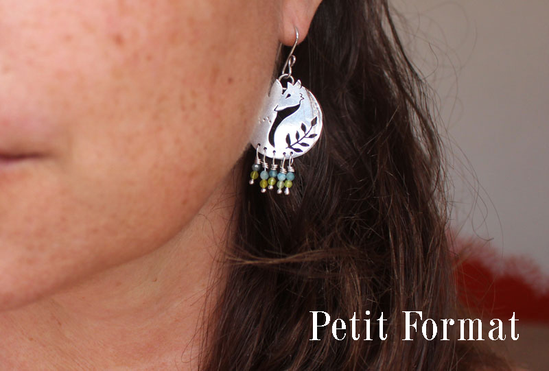 The small fox of the wheat, fox and leaves earrings in sterling silver, blue and green agate