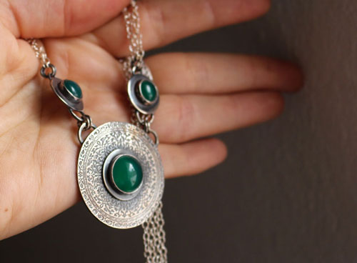 The lady of the lake, medieval necklace in sterling silver and green agate