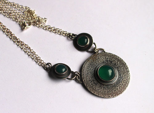 The lady of the lake, medieval necklace in sterling silver and green agate