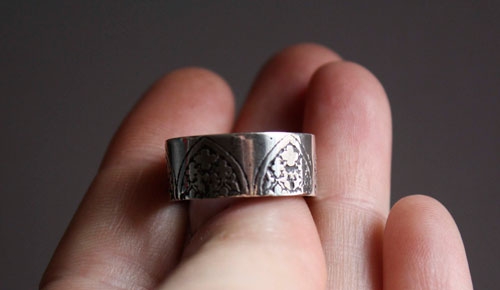 The name of the rose, gothic arch ring in sterling silver