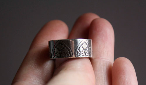 The name of the Rose, Gothic arch ring in sterling silver