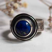 The reflection of the stars, botanical pattern ring in sterling silver and lapis lazuli