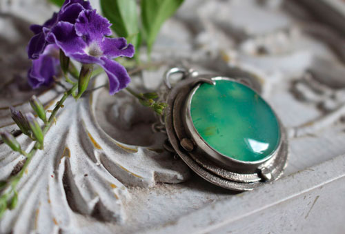 The secret of the pond, countryside necklace in sterling silver and chrysoprase