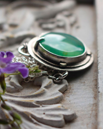 The secret of the pond, countryside necklace in sterling silver and chrysoprase