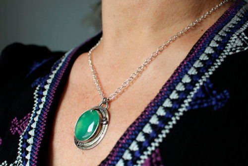 The secret of the pond, countryside necklace in sterling silver and chrysoprase