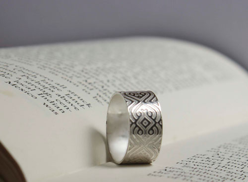 The Sultan seal, geometric vector pattern ring in sterling silver