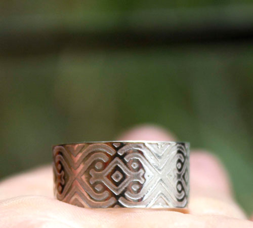 The Sultan seal, geometric vector pattern ring in sterling silver