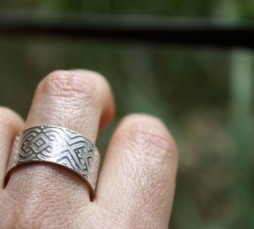 The Sultan seal, geometric vector pattern ring in sterling silver