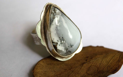 Under the snow, resting nature ring in sterling silver and dendritic agate