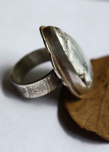 Under the snow, resting nature ring in sterling silver and dendritic agate