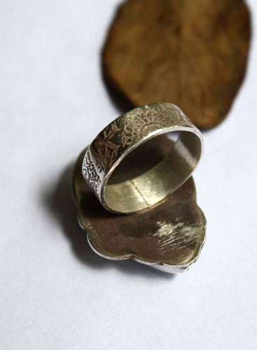 Under the snow, resting nature ring in sterling silver and dendritic agate