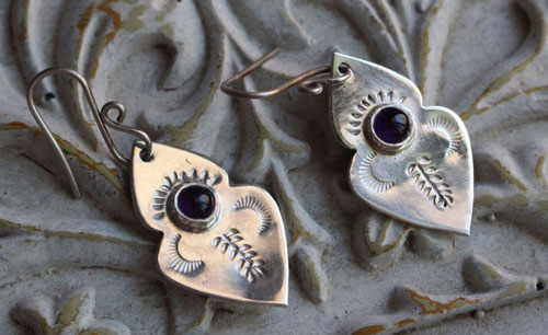 Yuma, arrowhead earrings in sterling silver and amethyst