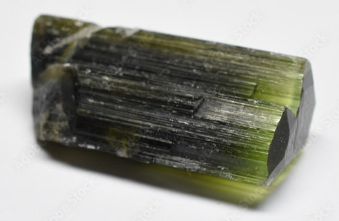 The history, benefits and virtues of green tourmaline