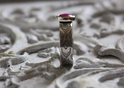 Adélaïde, medieval ring in silver and star pink sapphire