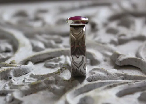 Adélaïde, medieval ring in silver and star pink sapphire