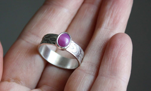 Adélaïde, medieval ring in silver and star pink sapphire