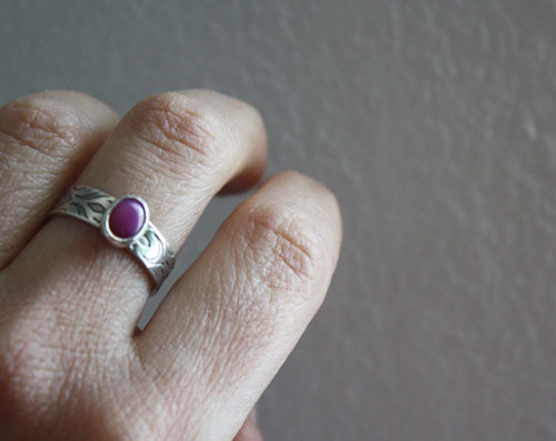 Adélaïde, medieval ring in silver and star pink sapphire