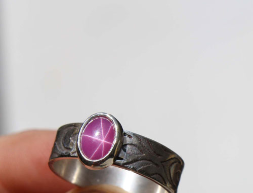 Adélaïde, medieval ring in silver and star pink sapphire