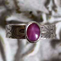 Adélaïde, medieval ring in silver and star pink sapphire