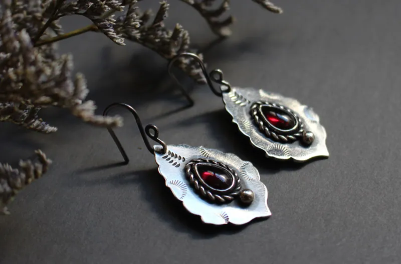 Adeona, ancient Roman architecture earrings in silver and garnet