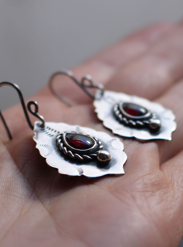 Adeona, ancient Roman architecture earrings in silver and garnet