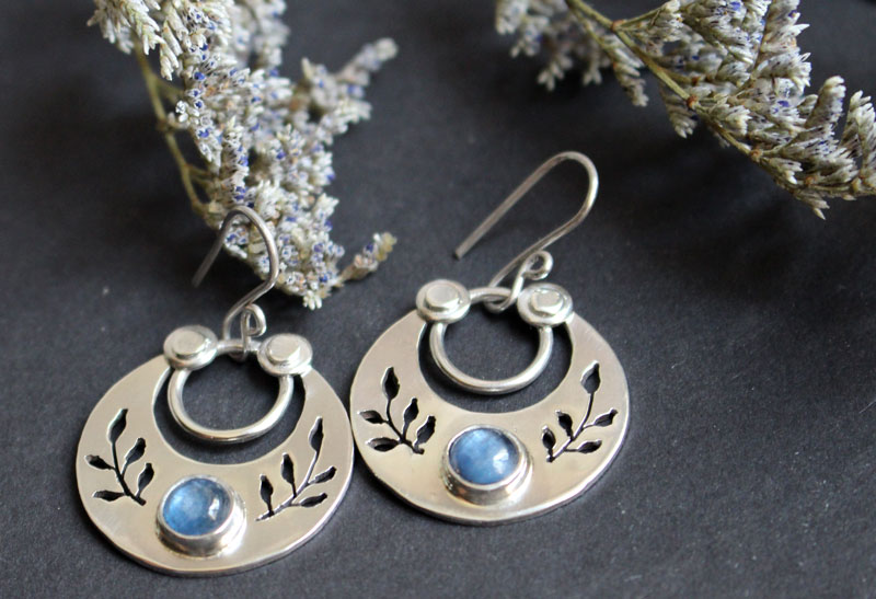 After dusk, nocturnal leaf earrings in silver and kyanite