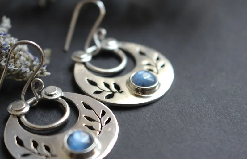 After dusk, nocturnal leaf earrings in silver and kyanite
