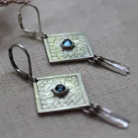 Akapana, kite earrings in silver and blue zircon