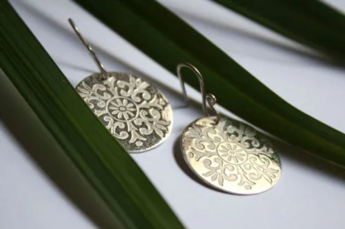 Alixia, Baroque Fleur-de-Lys earrings in sterling silver