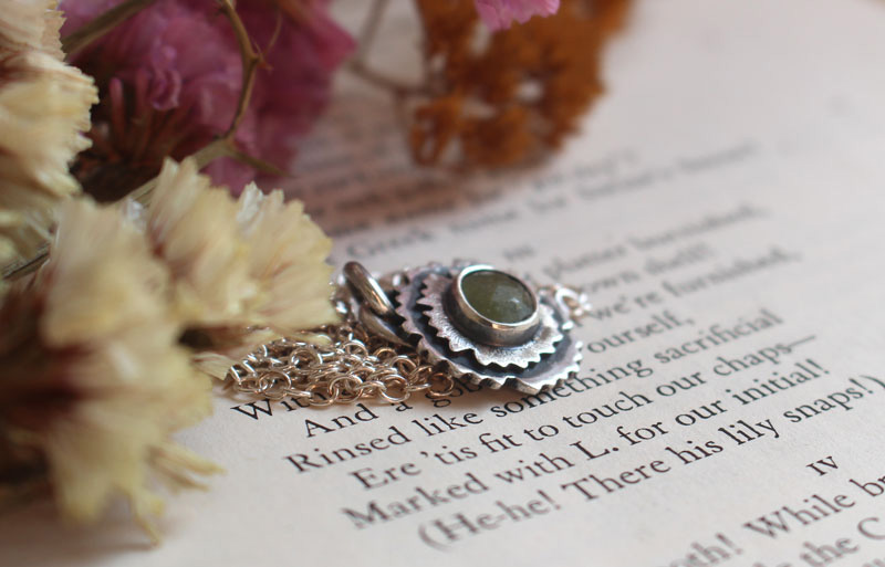 Almond green primrose, flower necklace in silver and green sapphire