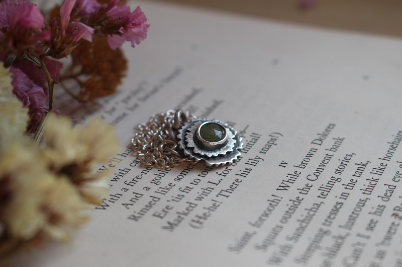 Almond green primrose, flower necklace in silver and green sapphire