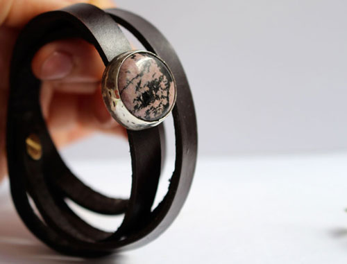 Almut, medieval nobility bracelet in silver, brass, leather and rhodonite