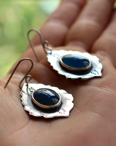 Ama, Native American water earrings in silver and blue agate