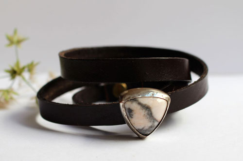 Ansfried, peace and victory bracelet in silver, brass, leather and rhodonite