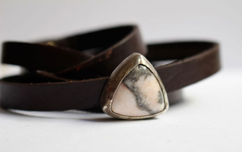 Ansfried, peace and victory bracelet in silver, brass, leather and rhodonite